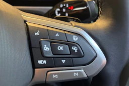 sininen Volkswagen Passat 2026 kuva 16.
