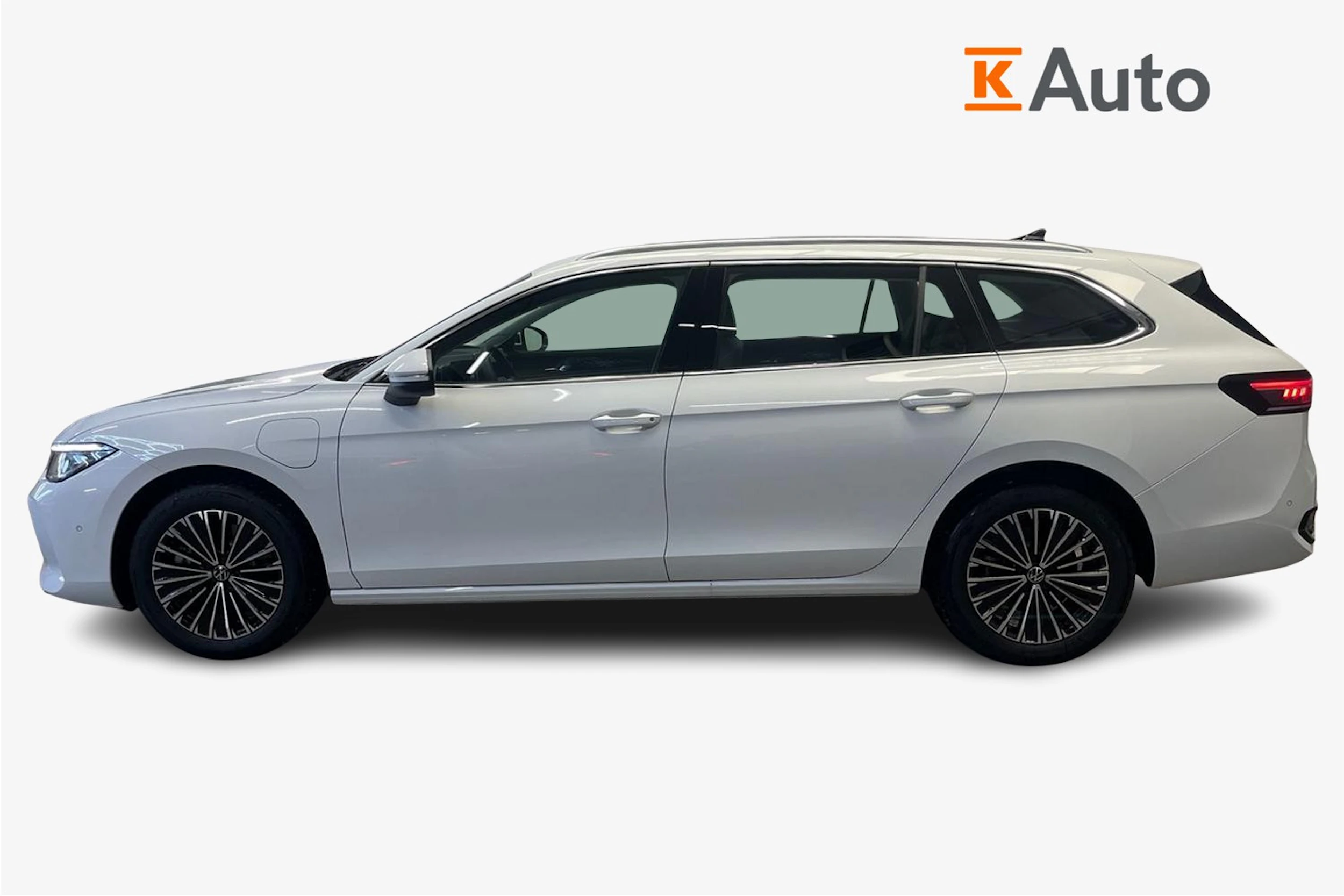 valkoinen Volkswagen Passat 2026 kuva 5.