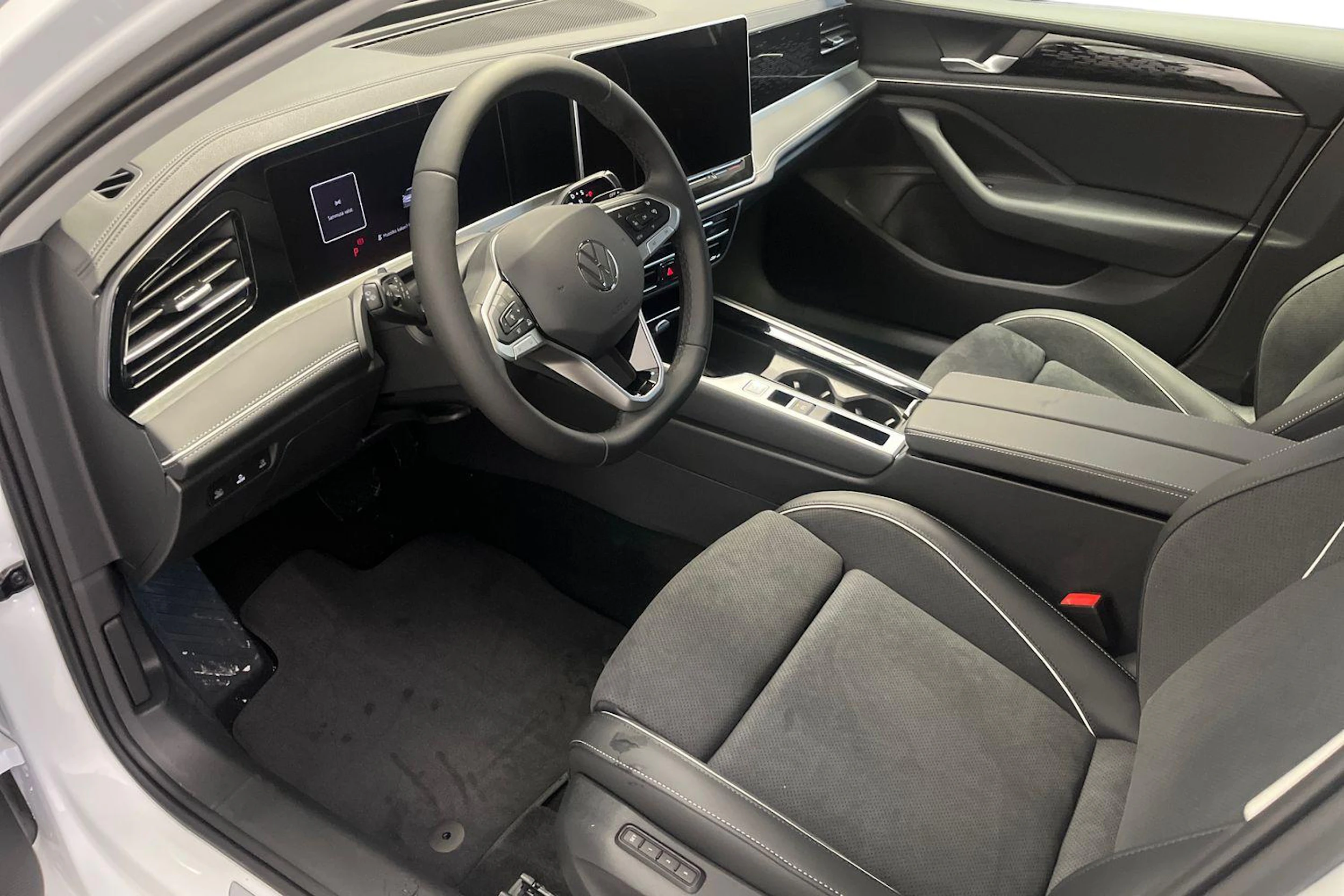 valkoinen Volkswagen Passat 2026 kuva 6.