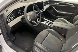 valkoinen Volkswagen Passat 2026 kuva 6.