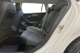 valkoinen Volkswagen Passat 2026 kuva 8.