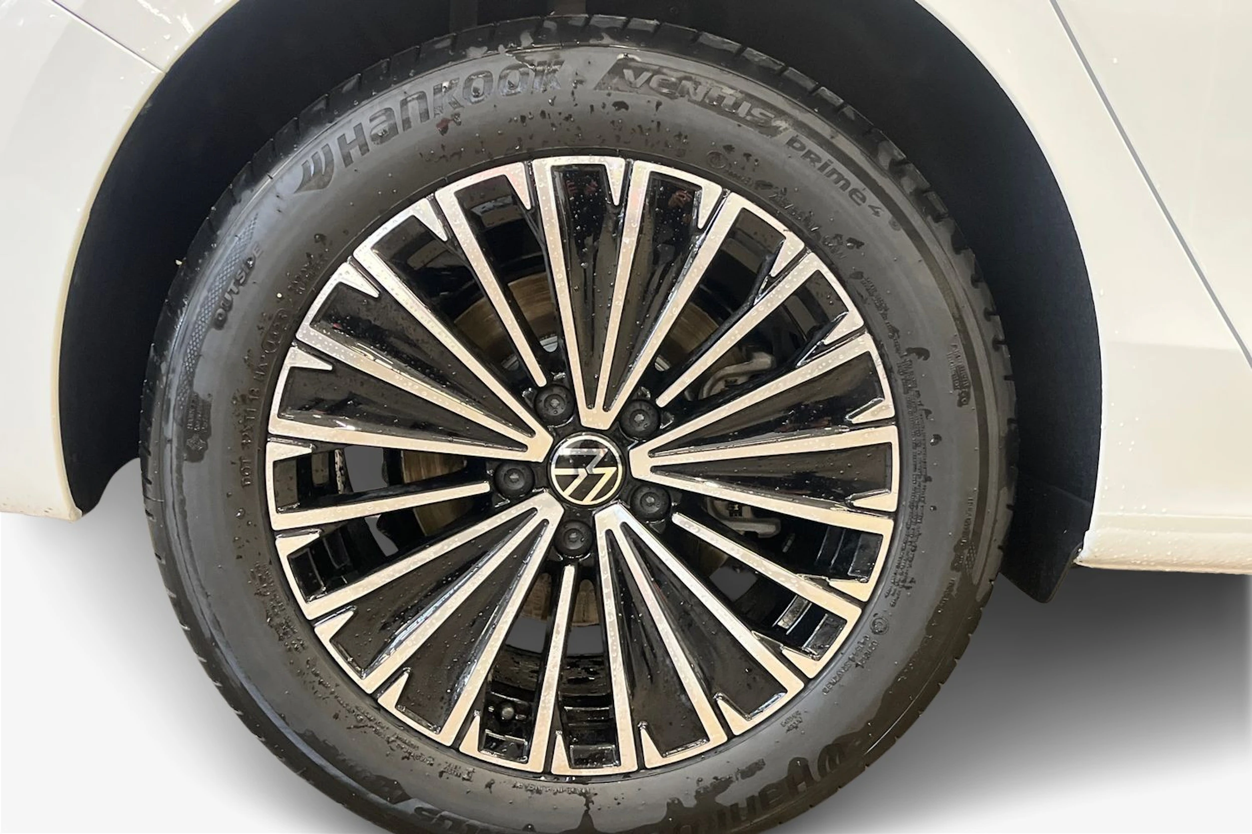 valkoinen Volkswagen Passat 2026 kuva 9.