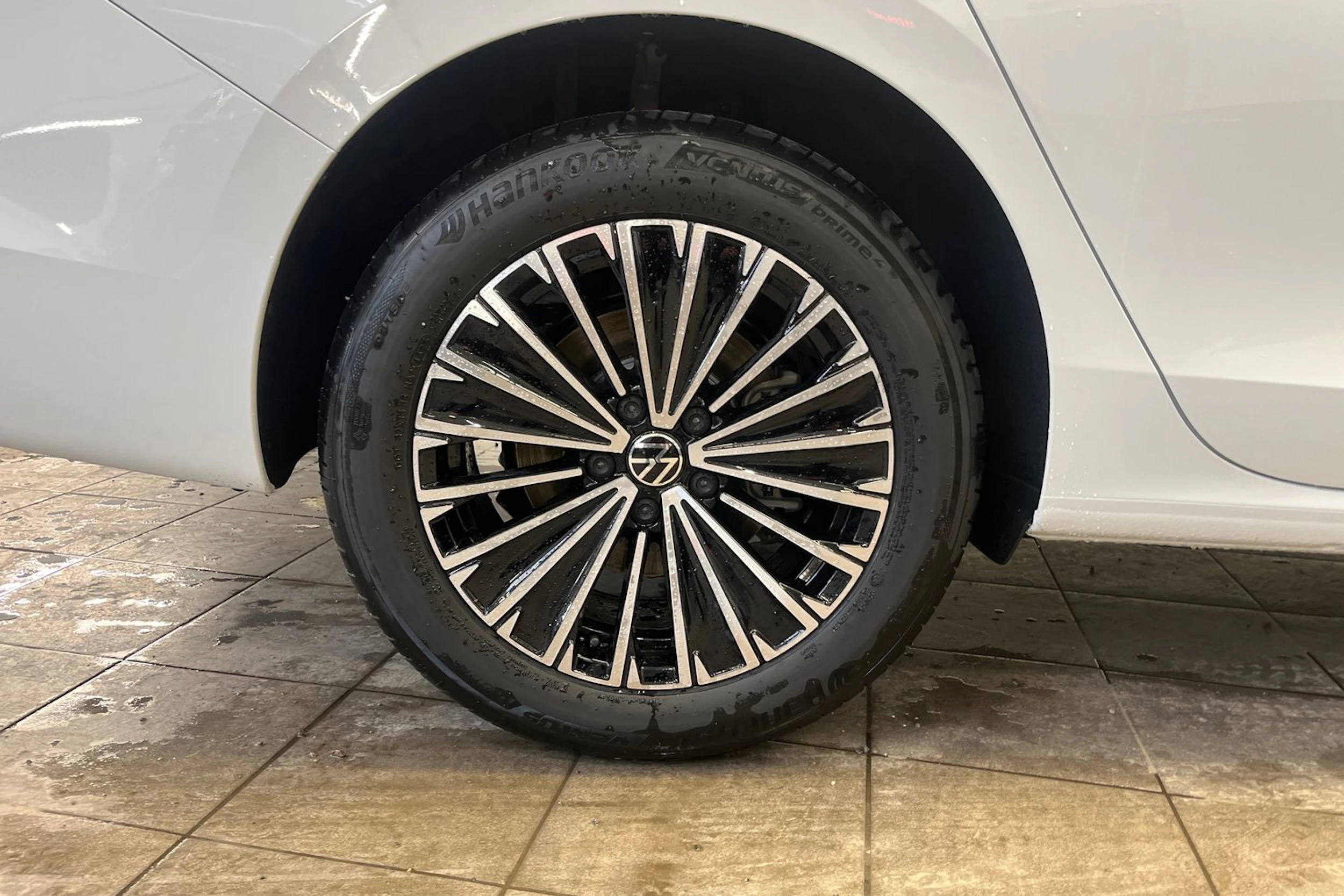 valkoinen Volkswagen Passat 2026 kuva 10.