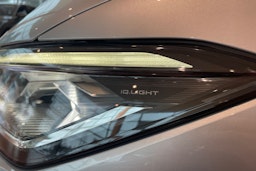 harmaa Volkswagen Passat 2026 kuva 11.