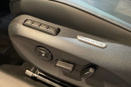 harmaa Volkswagen Passat 2026 kuva 12.