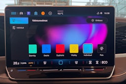 harmaa Volkswagen Passat 2026 kuva 16.