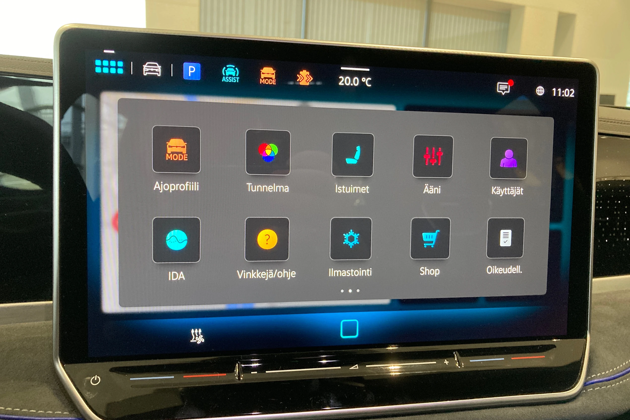 harmaa Volkswagen Passat 2026 kuva 17.