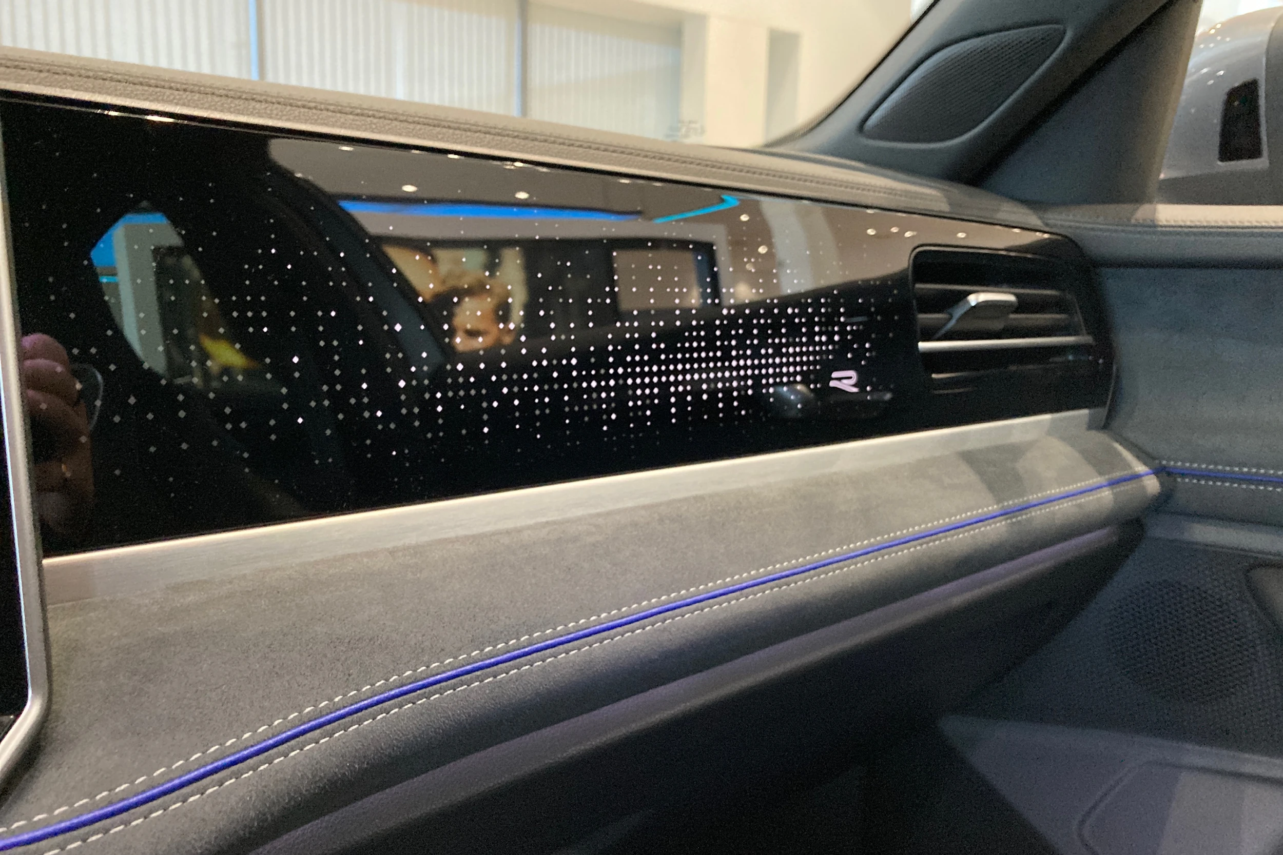 harmaa Volkswagen Passat 2026 kuva 18.