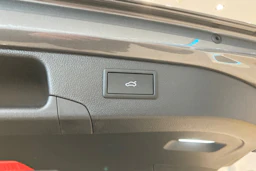 harmaa Volkswagen Passat 2026 kuva 23.