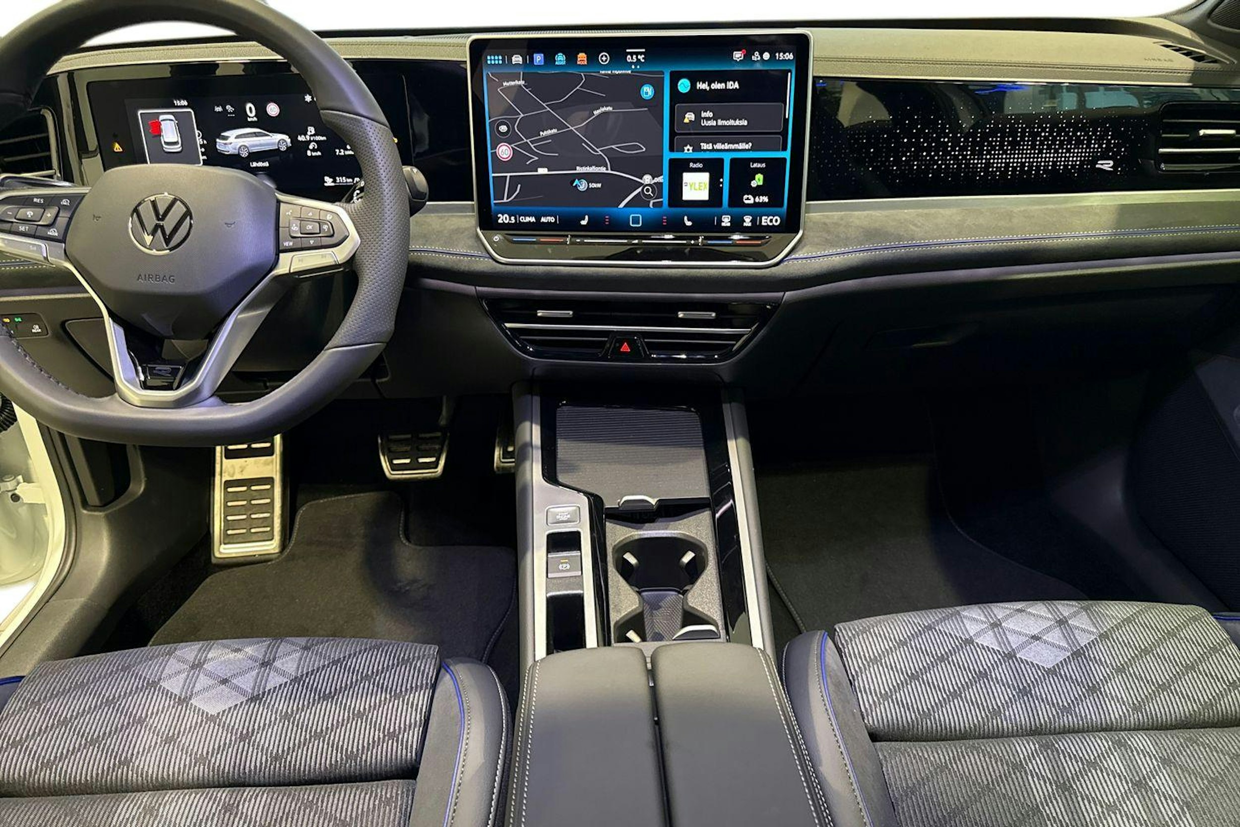 valkoinen Volkswagen Passat 2026 kuva 7.