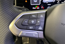 valkoinen Volkswagen Passat 2026 kuva 15.