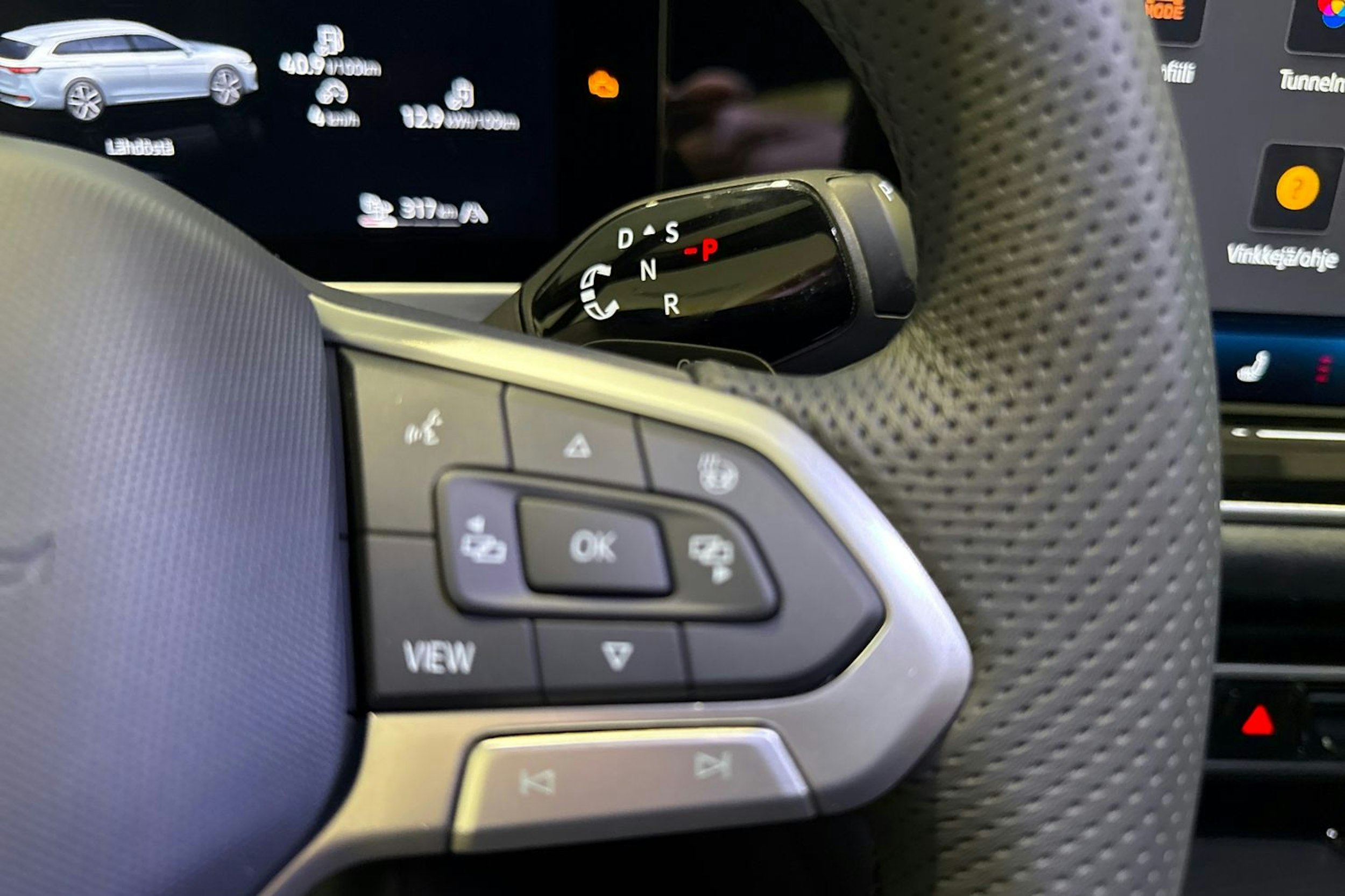 valkoinen Volkswagen Passat 2026 kuva 16.