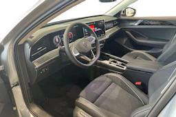 harmaa Volkswagen Passat 2026 kuva 6.