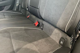 harmaa Volkswagen Passat 2026 kuva 13.