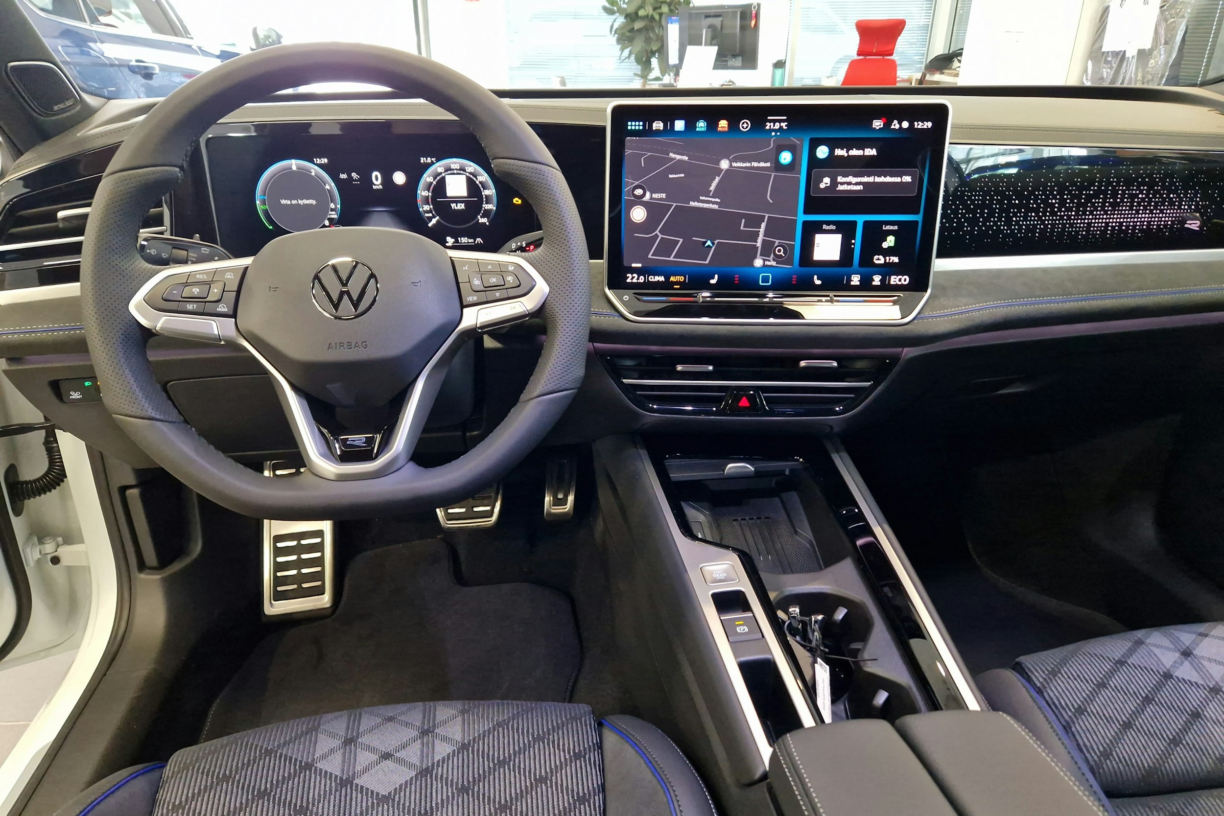 valkoinen Volkswagen Passat 2026 kuva 7.