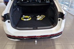valkoinen Volkswagen Passat 2026 kuva 13.