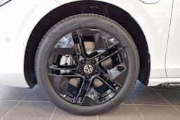 valkoinen Volkswagen Passat 2026 kuva 15.