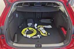 met. punainen Volkswagen Passat 2026 kuva 12.