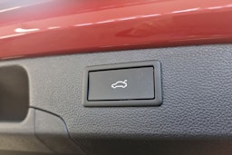 met. punainen Volkswagen Passat 2026 kuva 13.