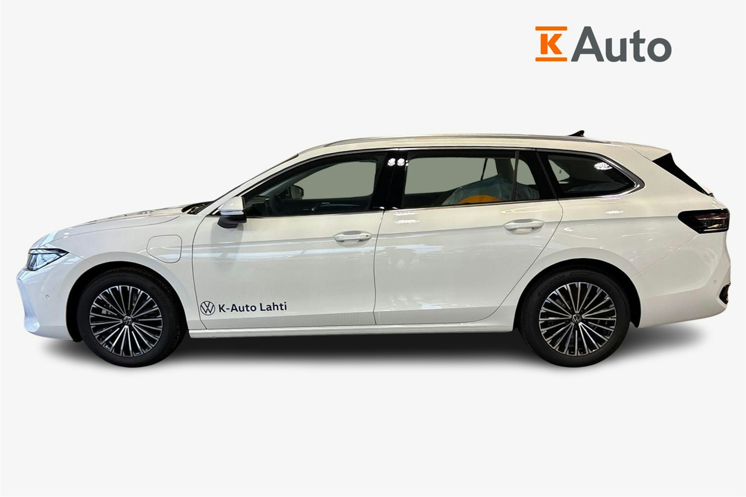 valkoinen Volkswagen Passat 2026 kuva 5.