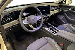 valkoinen Volkswagen Passat 2026 kuva 6.