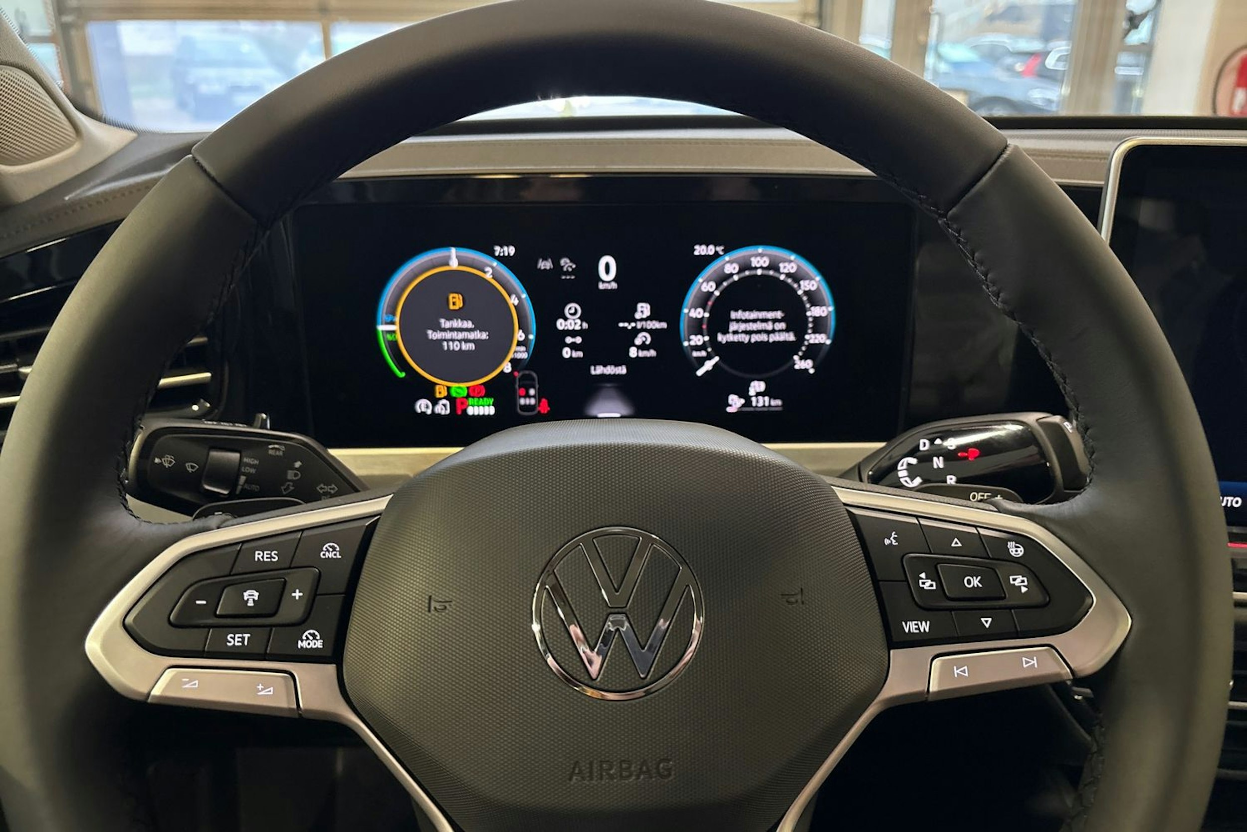 valkoinen Volkswagen Passat 2026 kuva 11.