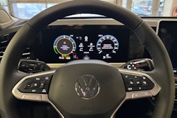 valkoinen Volkswagen Passat 2026 kuva 11.