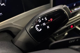 valkoinen Volkswagen Passat 2026 kuva 12.