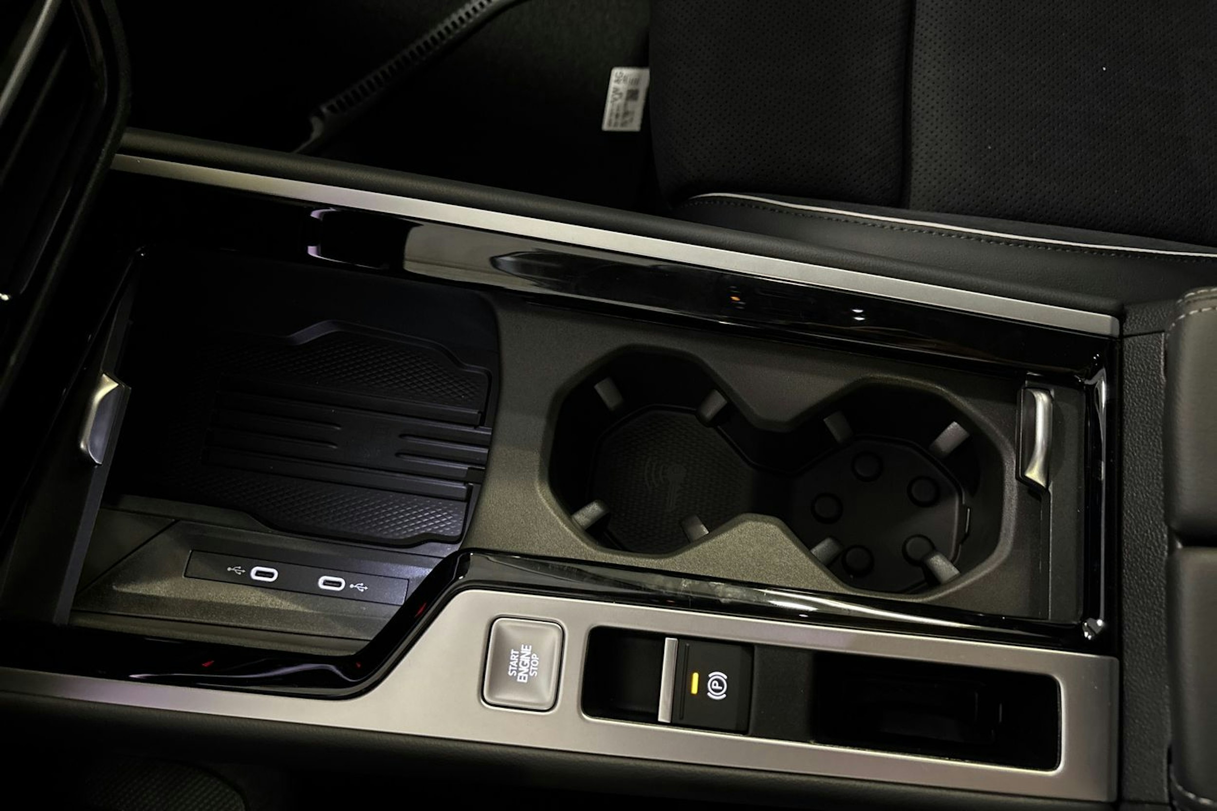 valkoinen Volkswagen Passat 2026 kuva 16.