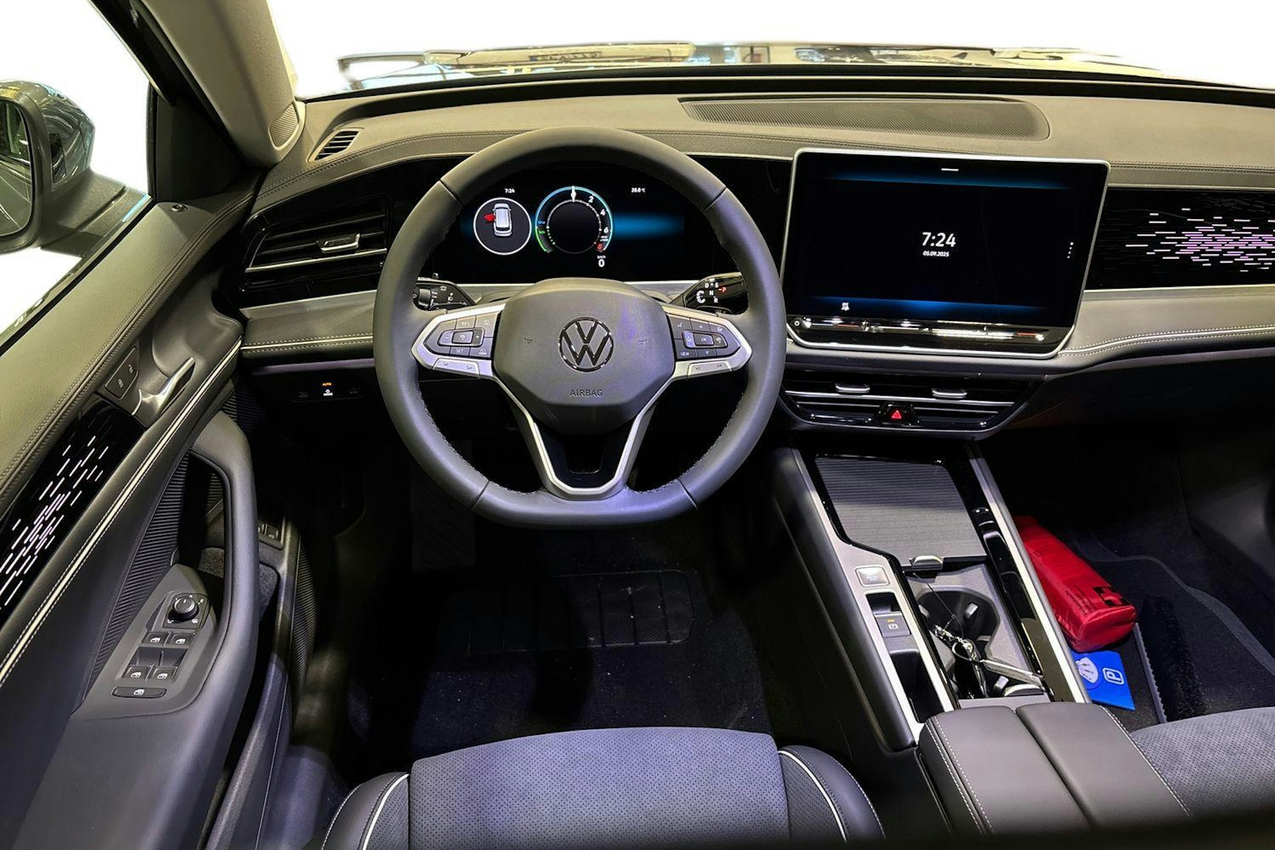 met. harmaa Volkswagen Passat 2026 kuva 7.