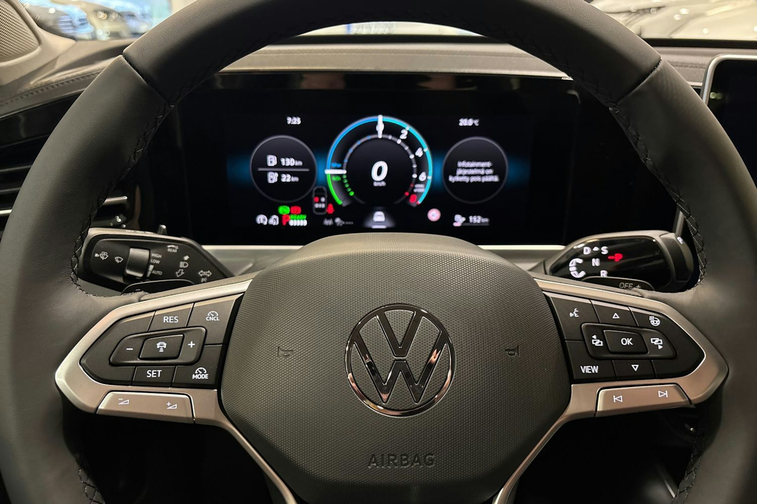 met. harmaa Volkswagen Passat 2026 kuva 9.