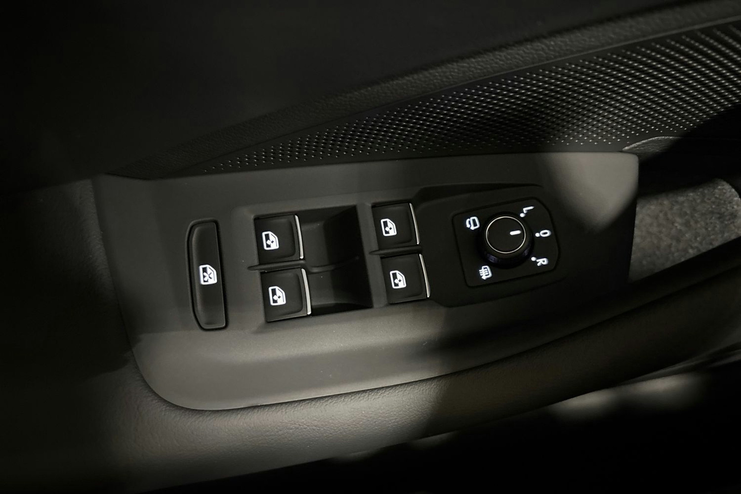 met. harmaa Volkswagen Passat 2026 kuva 13.