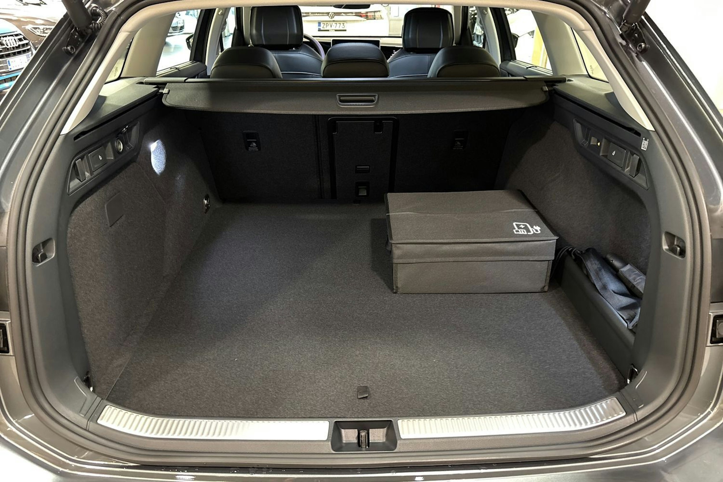 met. harmaa Volkswagen Passat 2026 kuva 20.