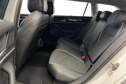 valkoinen Volkswagen Passat 2026 kuva 8.