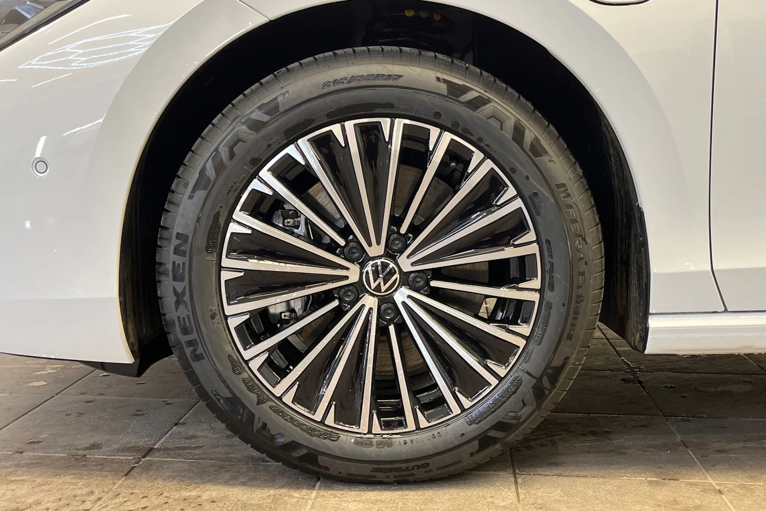 valkoinen Volkswagen Passat 2026 kuva 10.