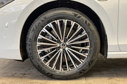 valkoinen Volkswagen Passat 2026 kuva 10.
