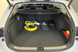 valkoinen Volkswagen Passat 2026 kuva 11.