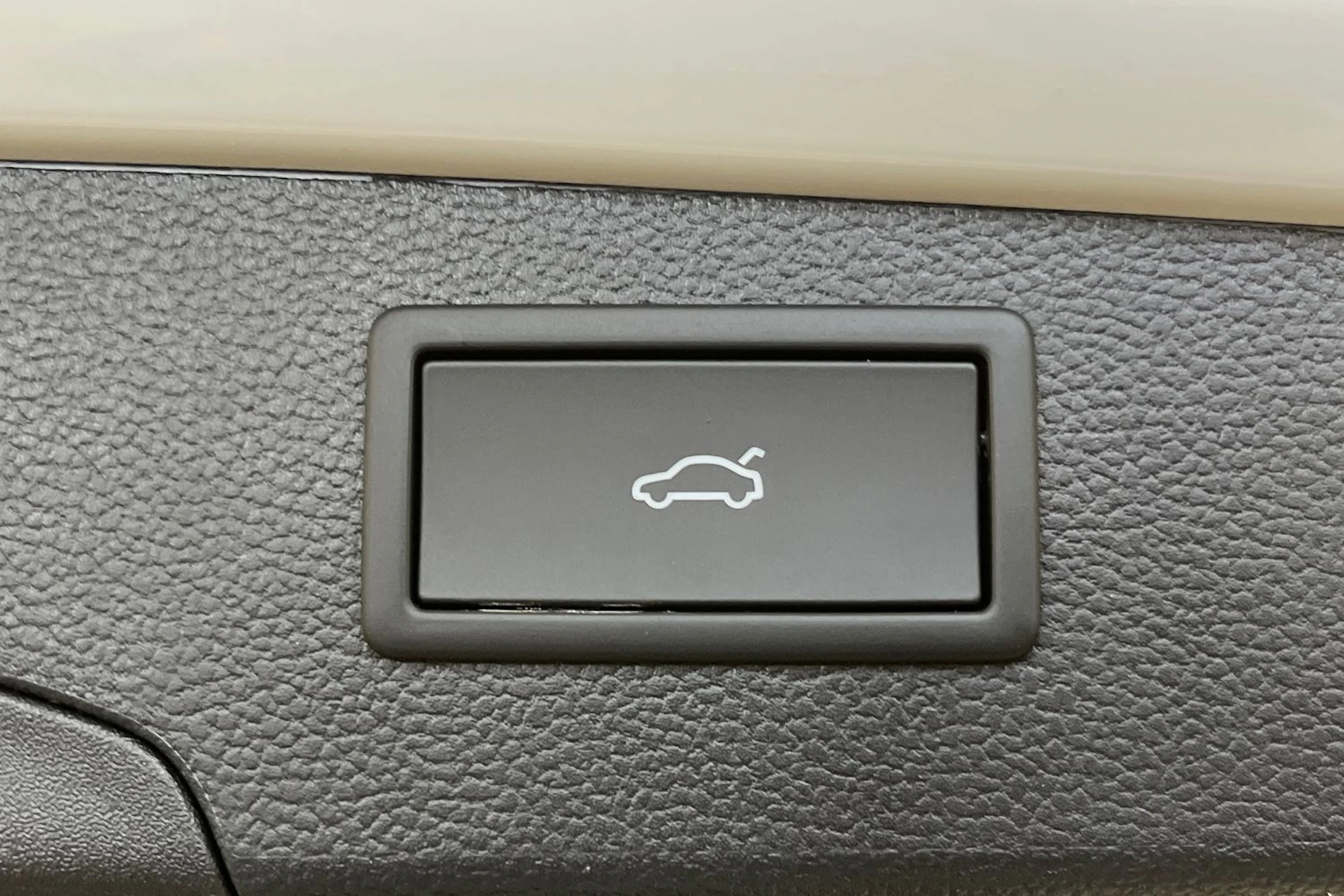 valkoinen Volkswagen Passat 2026 kuva 13.
