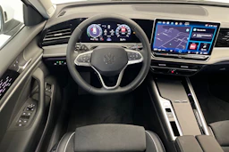 valkoinen Volkswagen Passat 2026 kuva 15.