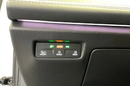 valkoinen Volkswagen Passat 2026 kuva 17.