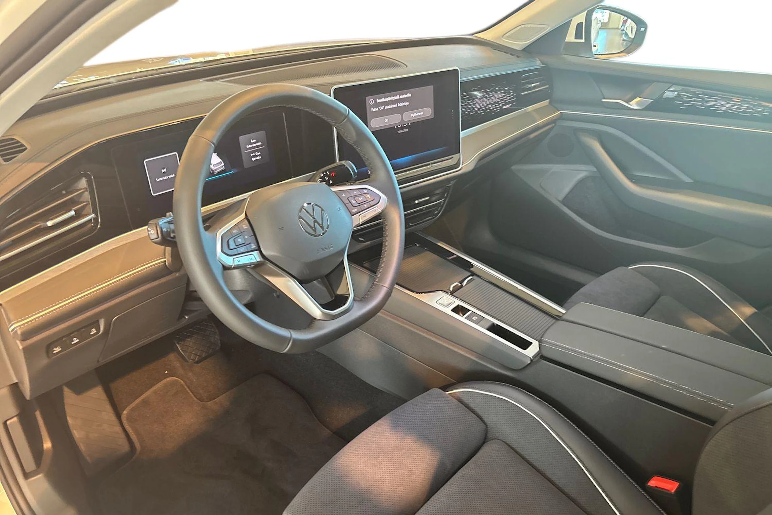 valkoinen Volkswagen Passat 2026 kuva 6.