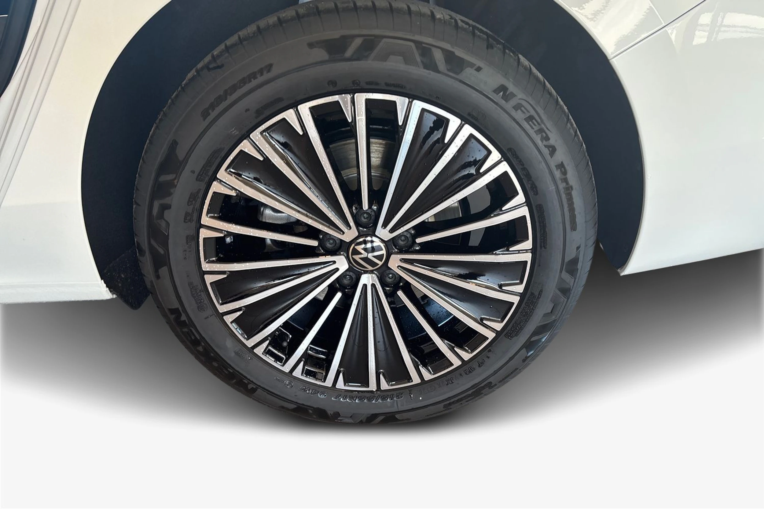 valkoinen Volkswagen Passat 2026 kuva 9.