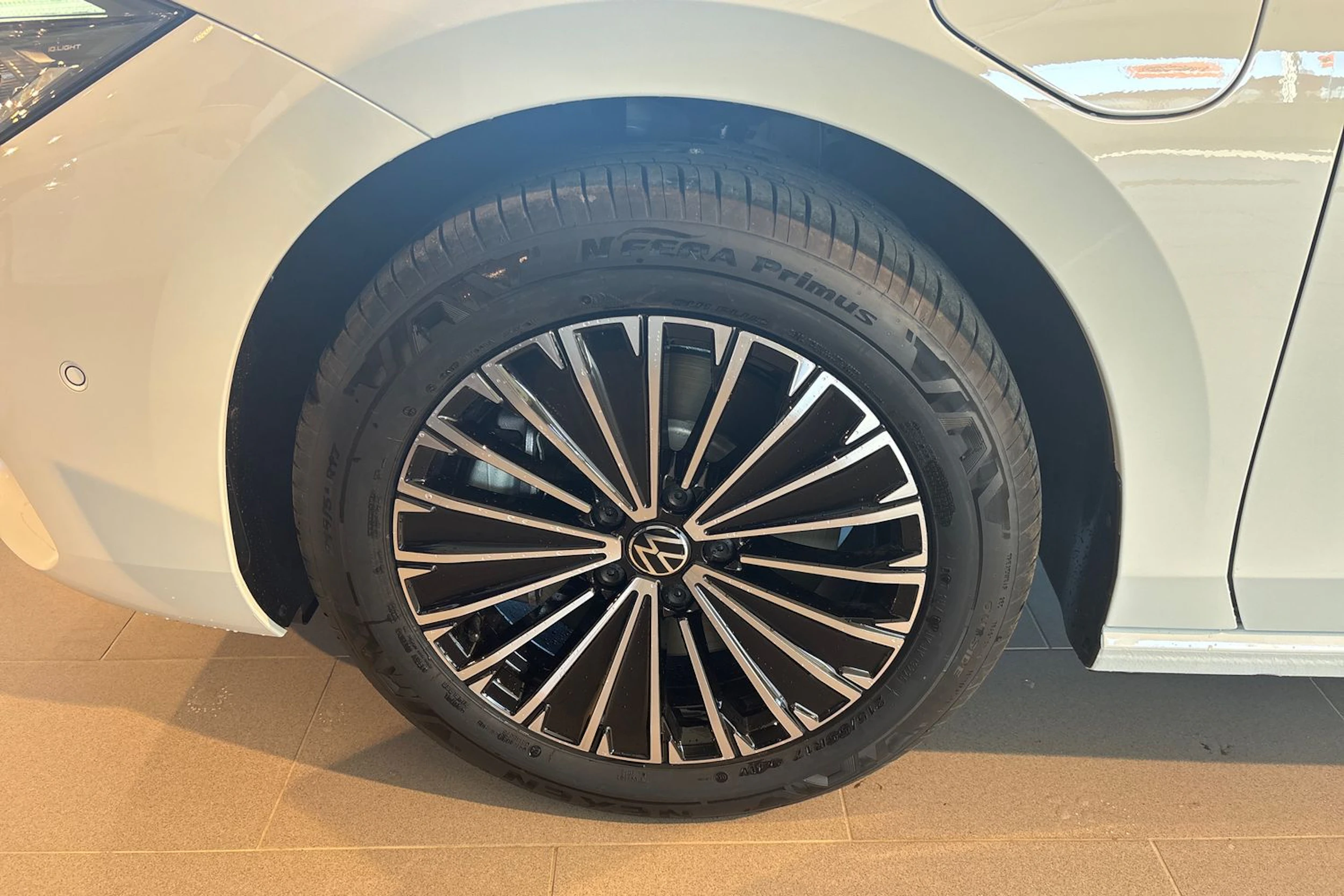 valkoinen Volkswagen Passat 2026 kuva 10.