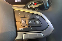 valkoinen Volkswagen Passat 2026 kuva 13.