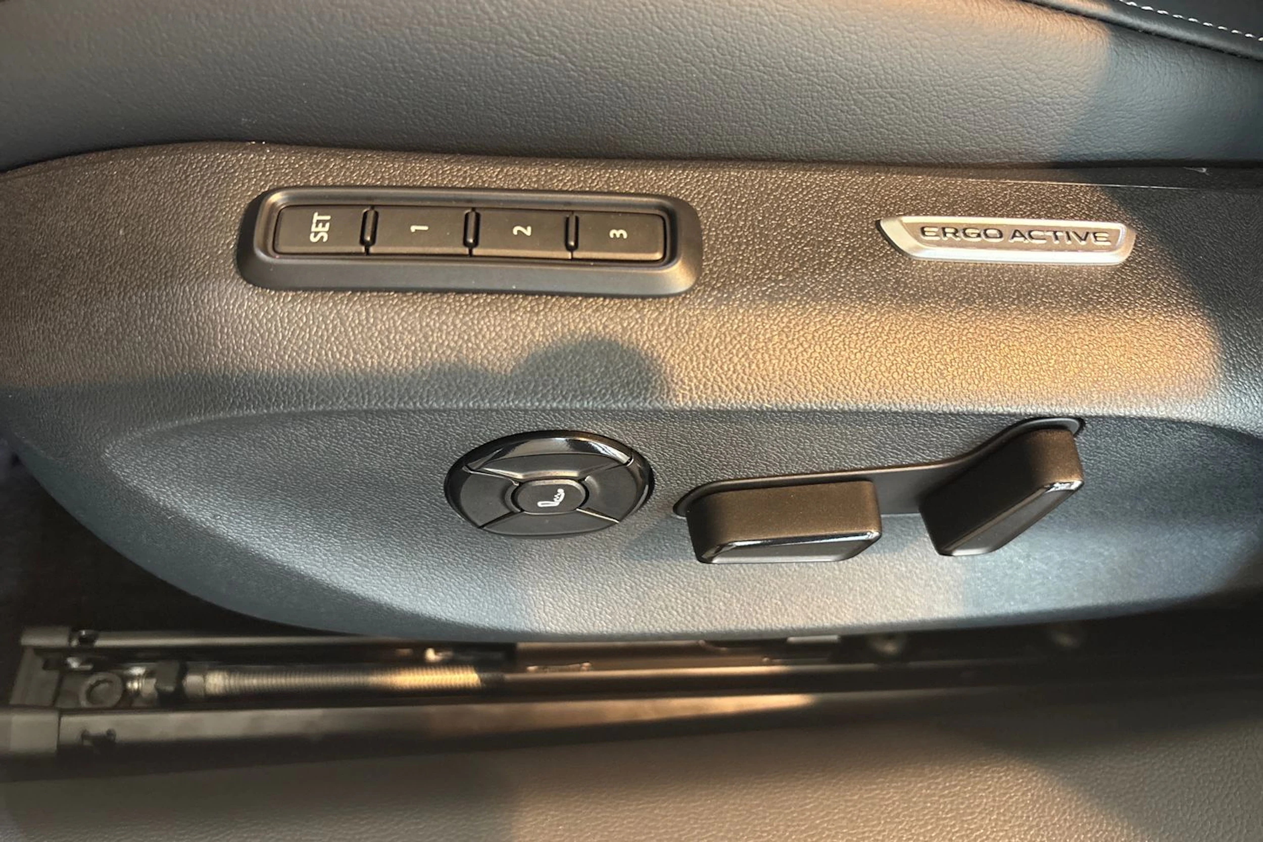 valkoinen Volkswagen Passat 2026 kuva 20.