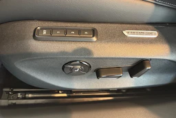 valkoinen Volkswagen Passat 2026 kuva 20.