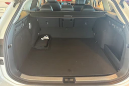 valkoinen Volkswagen Passat 2026 kuva 22.