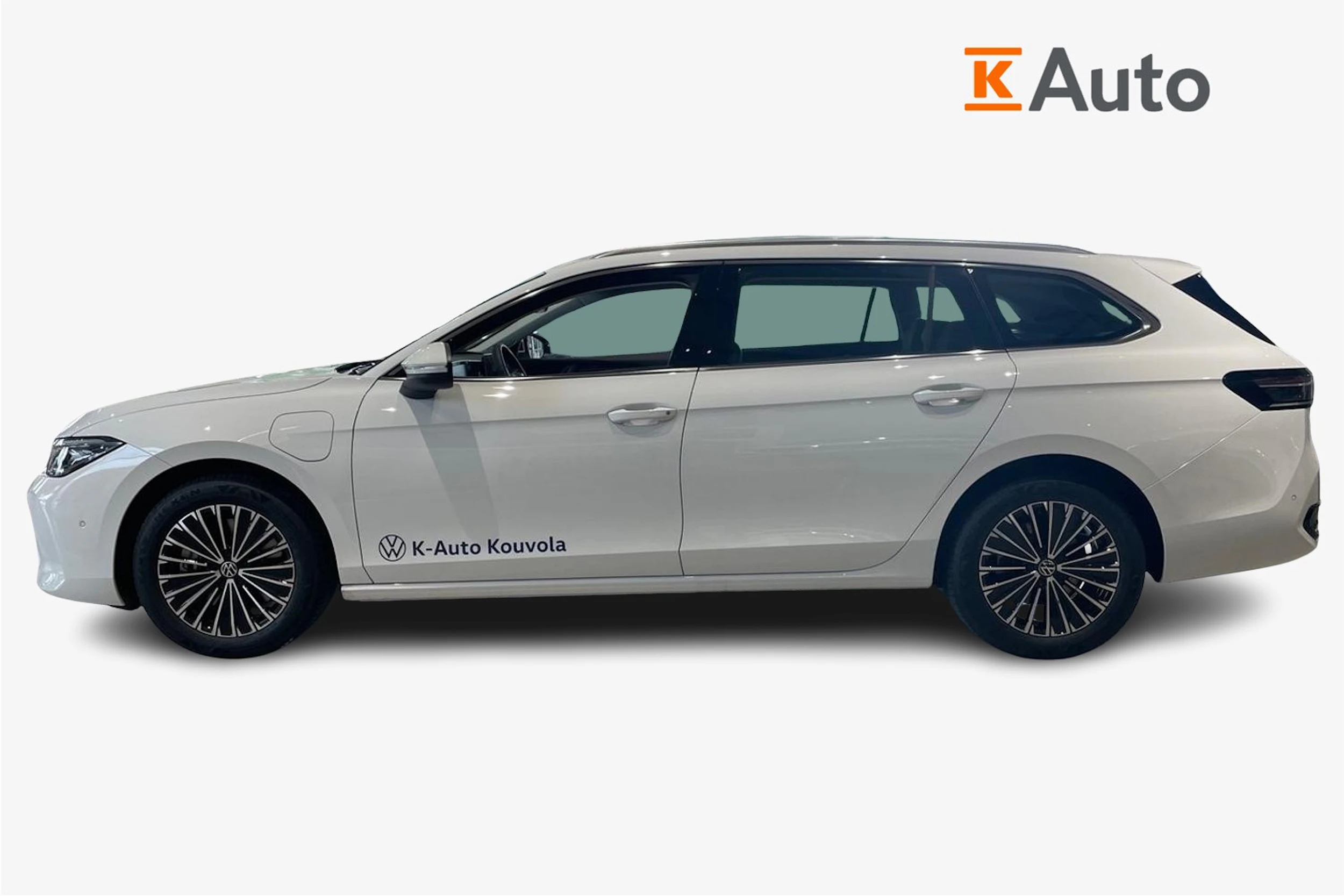 valkoinen Volkswagen Passat 2026 kuva 5.