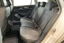 valkoinen Volkswagen Passat 2026 kuva 8.