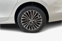 valkoinen Volkswagen Passat 2026 kuva 9.